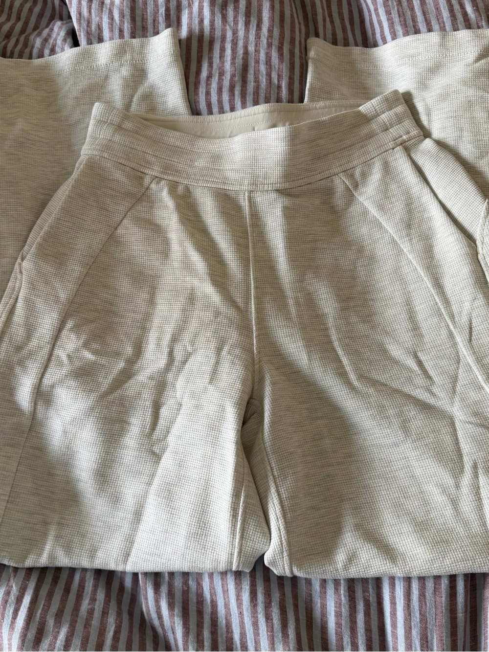 NWOT Lululemon scuba mid rise wide leg waffle pant